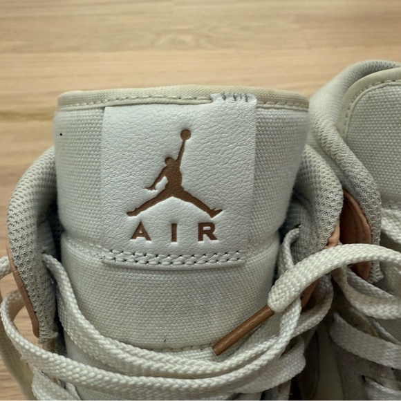 Jordan 1 Mid Milan’s (RARE) - Picture 4 of 9